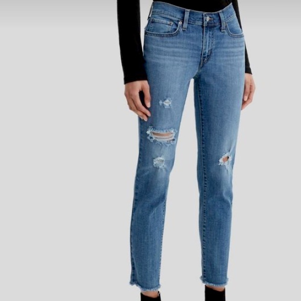 Medium / dark wash boyfriend jeans